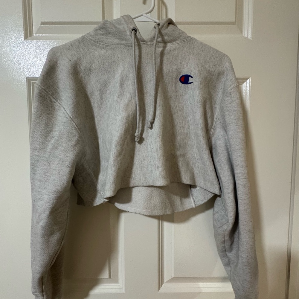 Champion Light Gray Cropped Sweatshirt